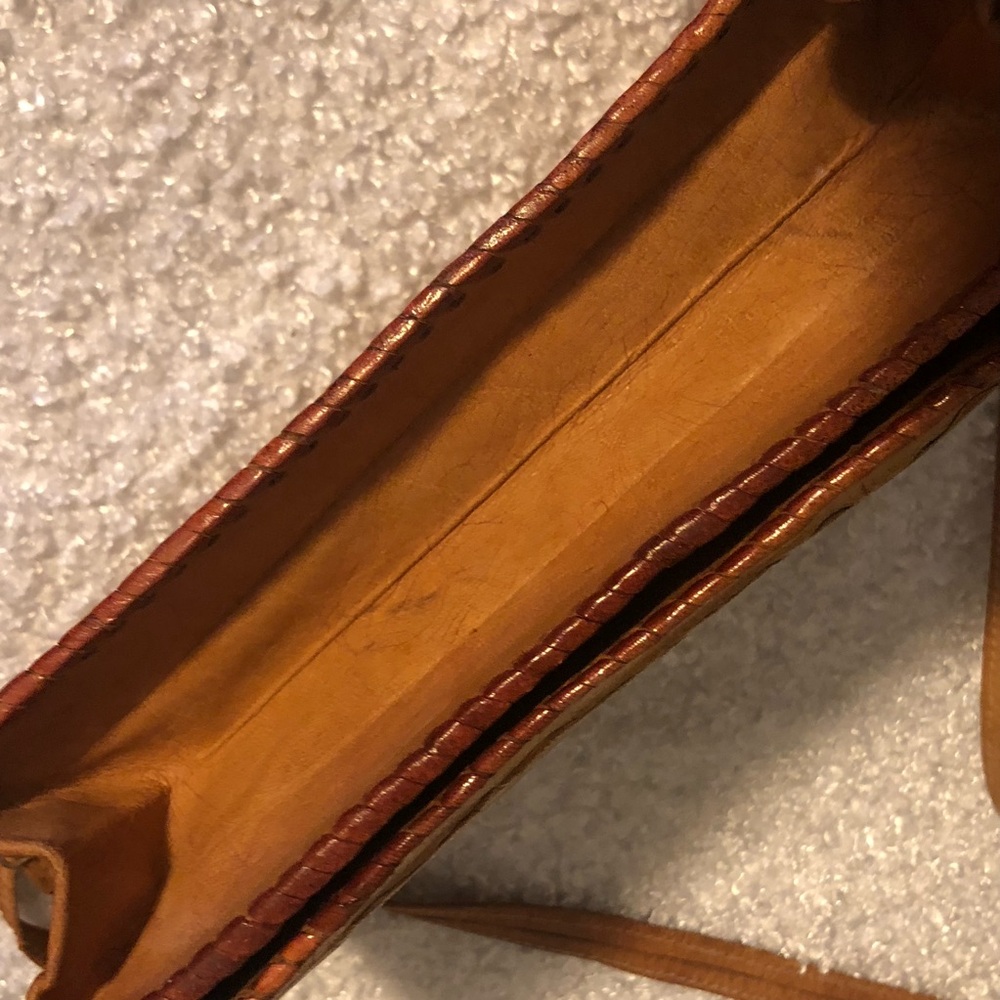 Vintage LEATHER HAND PAINTED & TOOLED BAG shown during live sale - Picture 8 of 8